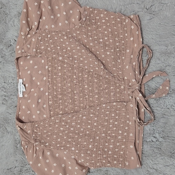 American Eagle Outfitters tan tie front floral blouse - Picture 2 of 8